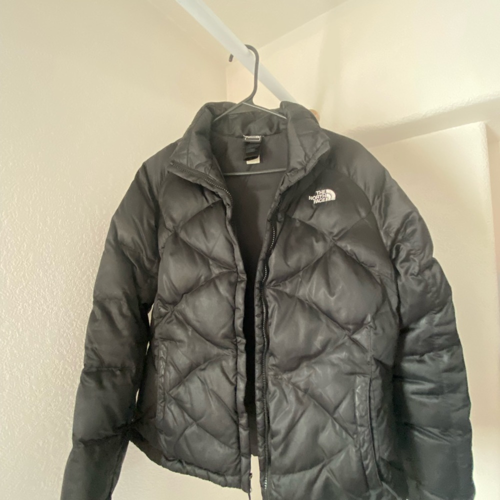 North face women’s 550 down short puffy Jacket no snag/rip/holes size Medium